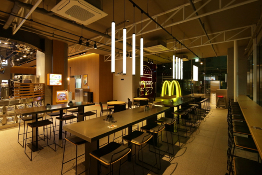 국내 첫 미래형 매장 상암 DMC점 매장 내부 전경 모습